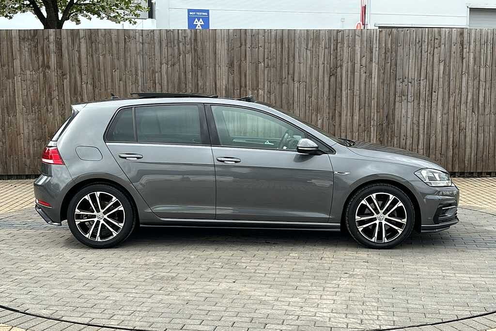 Volkswagen Golf MK8 Hatchback 5-Dr 1.5 TSI (150ps) R-Line EVO
