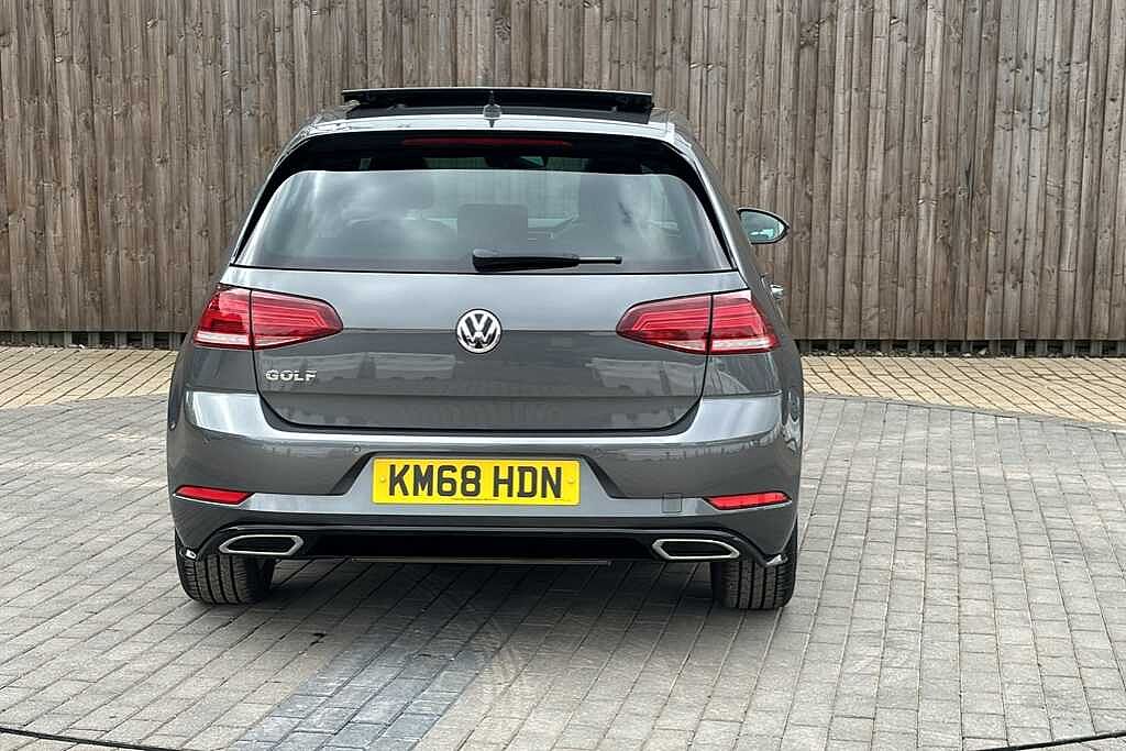 Volkswagen Golf MK8 Hatchback 5-Dr 1.5 TSI (150ps) R-Line EVO