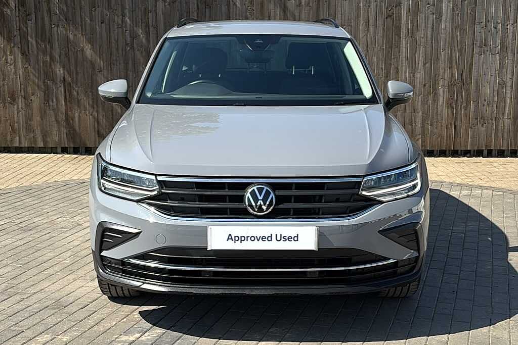 Volkswagen Tiguan 1.5 TSI (150ps) Life EVO Manual 5 door