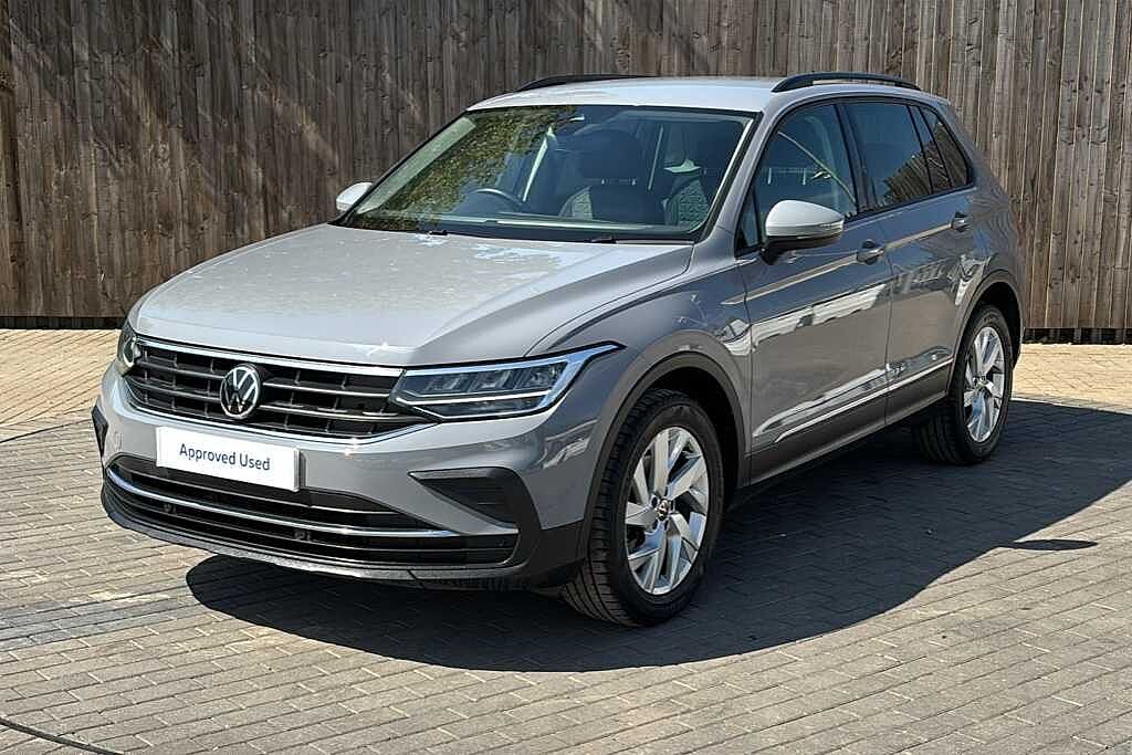 Volkswagen Tiguan 1.5 TSI (150ps) Life EVO Manual 5 door