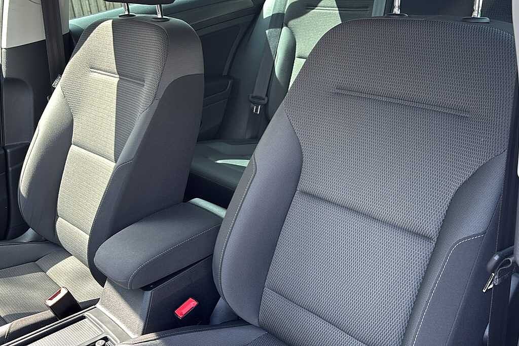 Volkswagen Golf MK7 Facelift 1.0 TSI (115ps) Match 5Dr