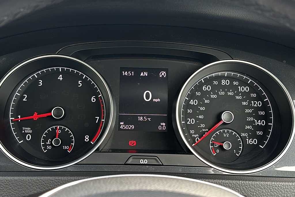 Volkswagen Golf MK7 Facelift 1.0 TSI (115ps) Match 5Dr